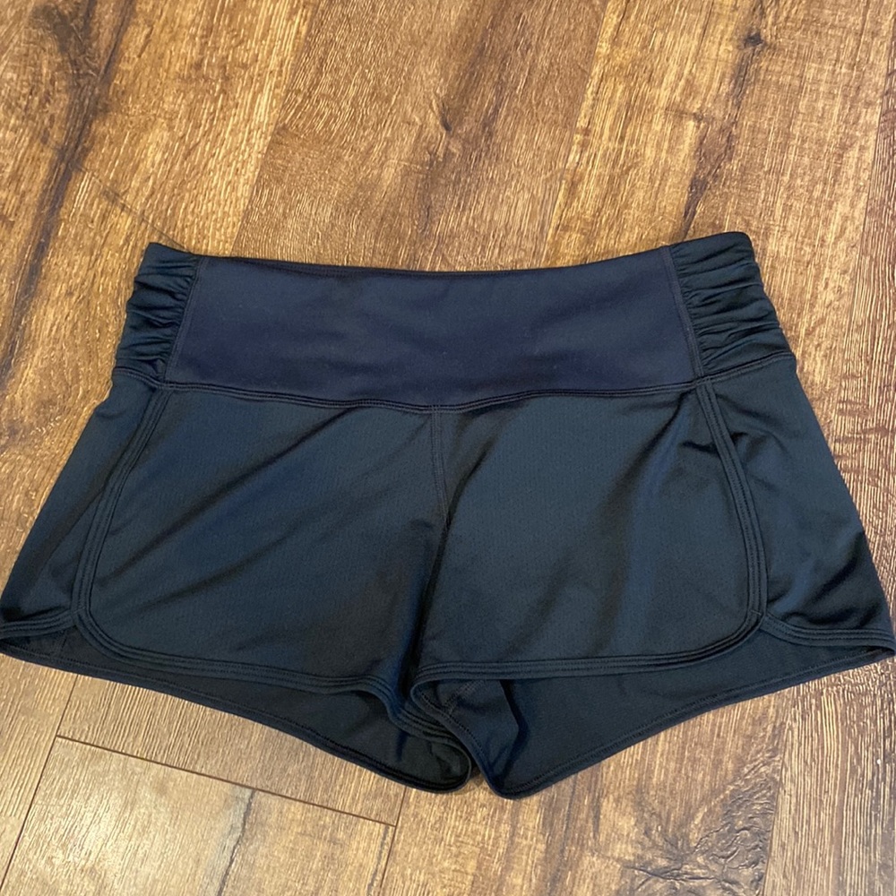 Under Armour Women’s Fitted Shorts, Sz Med